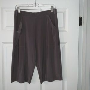 Sympli pull on grey capri pants shorts lagen look high rise Size 12